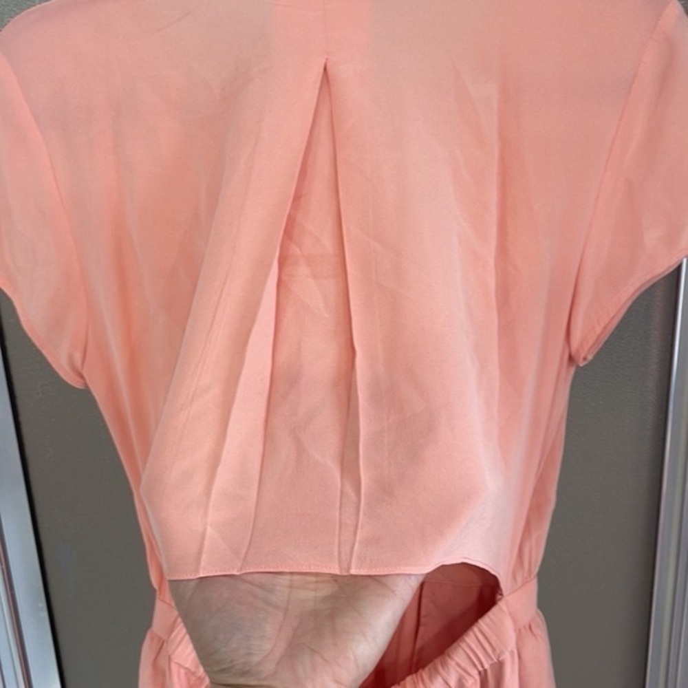 Club Monaco Ruth Cutout Vented Back Silk Light Peach - Picture 5 of 8